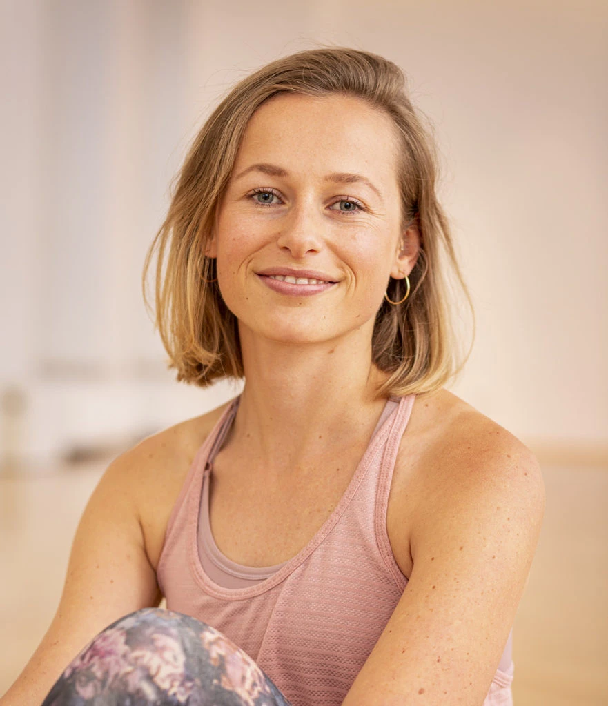 Annabel Yogalehrerin München Anusara Yoga
